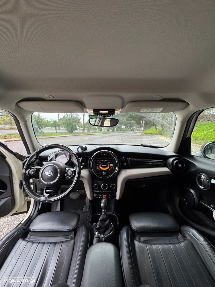 MINI 5 Portas Cooper D Auto - 11