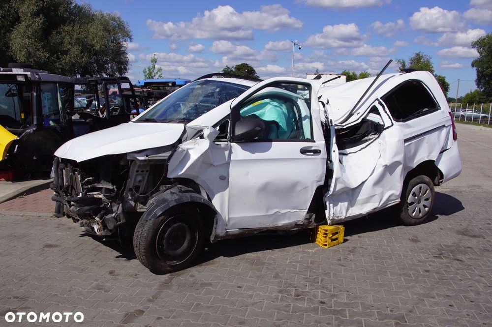 Auto na części - Mercedes Vito W447 116 CDI Lift 2.0 CDI 136 KM BlueTEC OM654 654920 725005 9147 2019R Silnik Skrzynia Drzwi Klapa Zderzak Lusterko Deska Kokpit Sterownik Moduł Czujnik Licznik Kierownica Wyświetlacz - 9