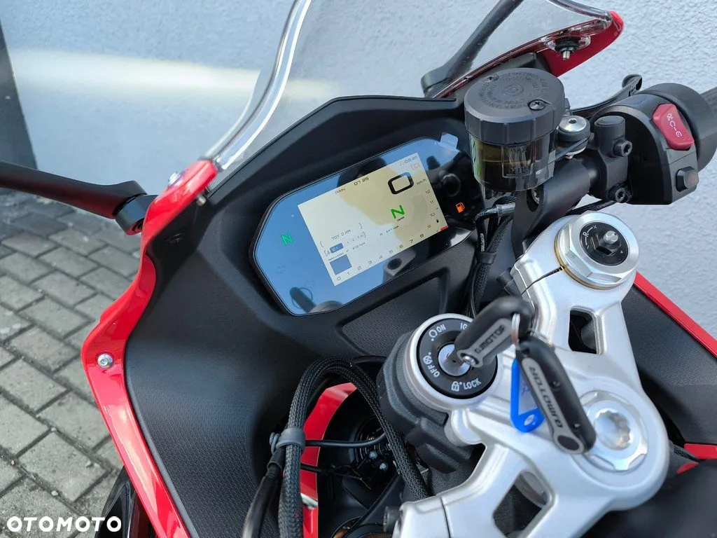 QJMOTOR SRK 800RR - 12
