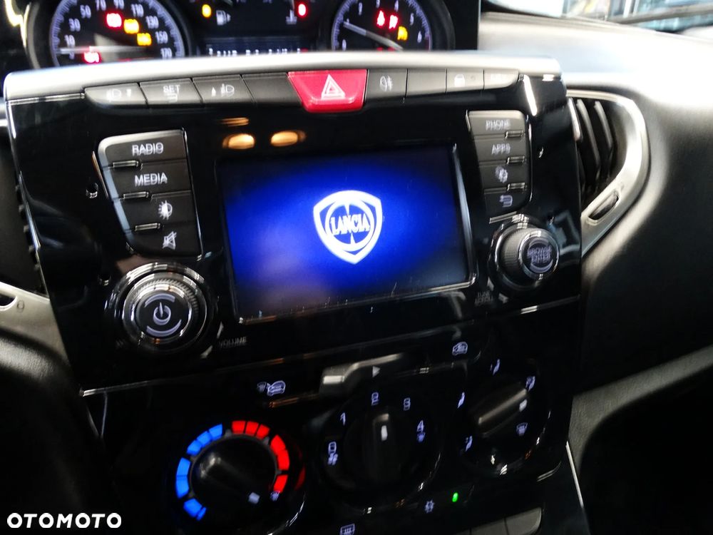 Lancia Ypsilon 1.2 8V Platinum S&S - 17