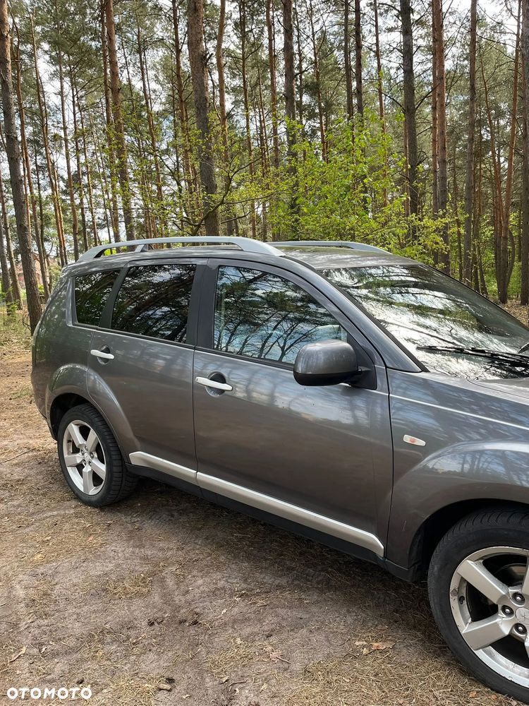 Mitsubishi Outlander 2.0 DID Instyle NAVI - 11