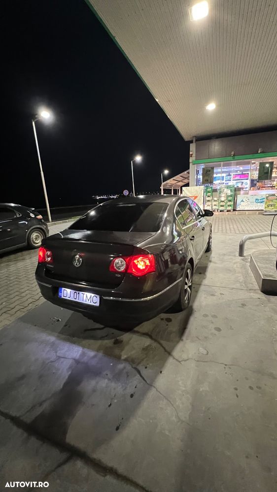 Volkswagen Passat 1.9 TDI Highline - 7