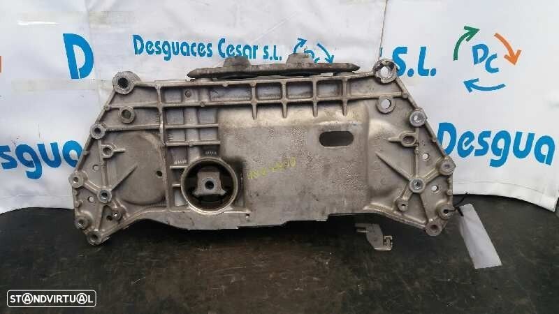 CHARRIOT FRONTAL SKODA OCTAVIA II 2005 - - 3