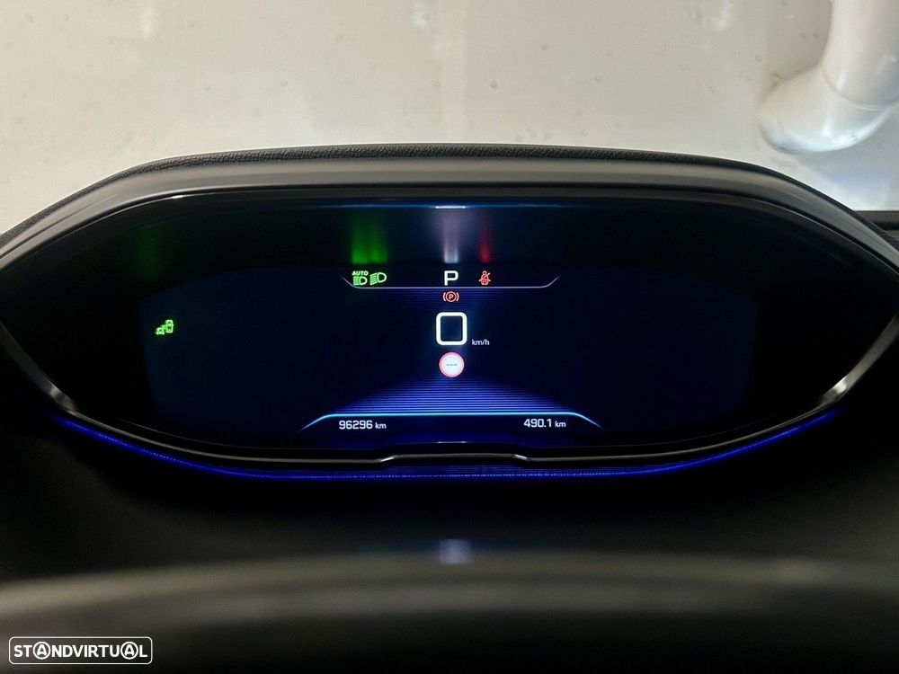 Peugeot 5008 1.2 PureTech Allure EAT8 - 11