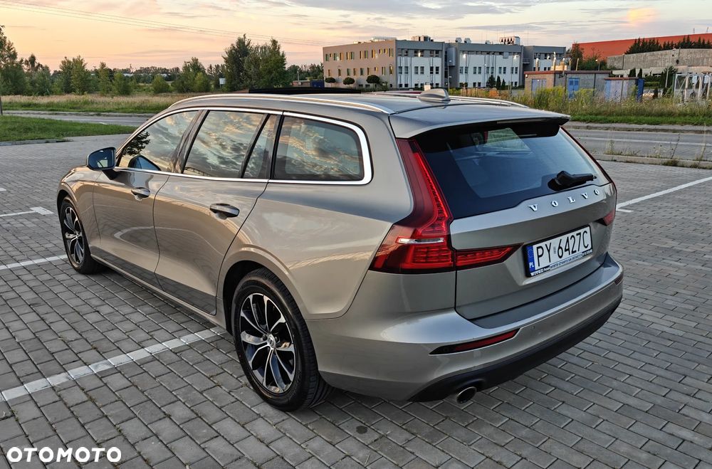 Volvo V60 B3 B DKG Momentum - 5