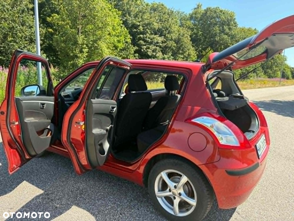Suzuki Swift - 4