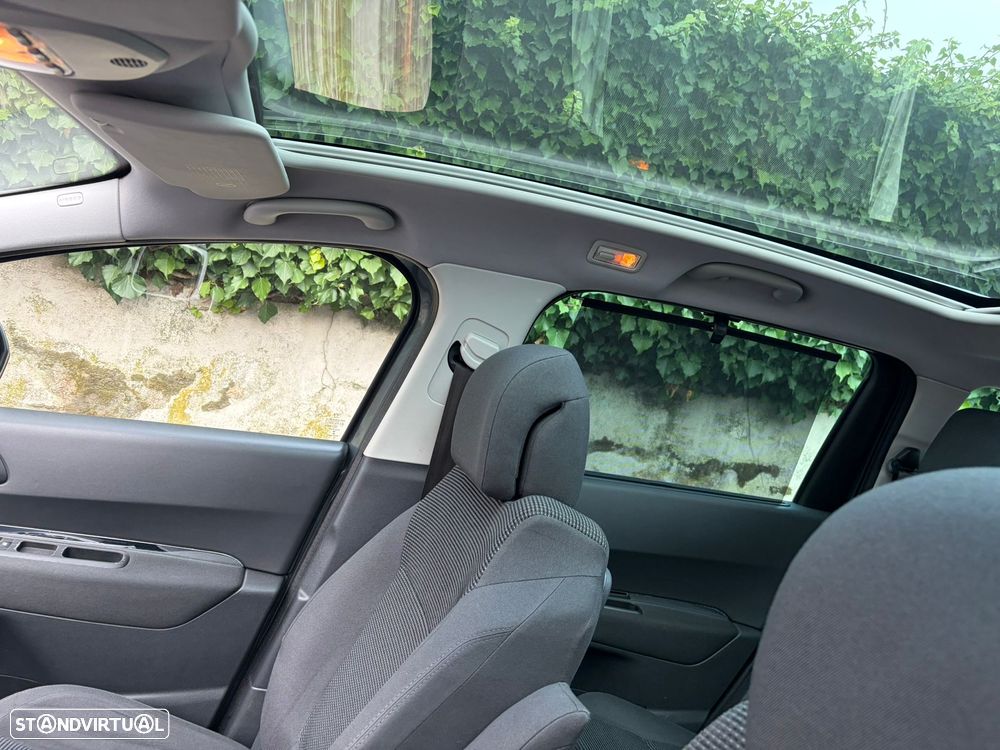 Peugeot 5008 1.6 HDi 7L Allure - 4