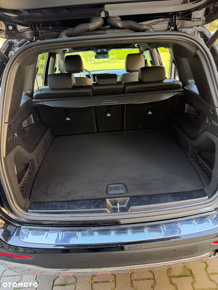 Mercedes-Benz GLB - 13