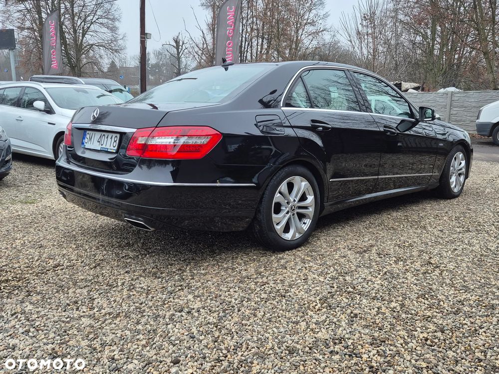Mercedes-Benz Klasa E 200 CDI DPF BlueEFFICIENCY 7G-TRONIC Avantgarde - 4