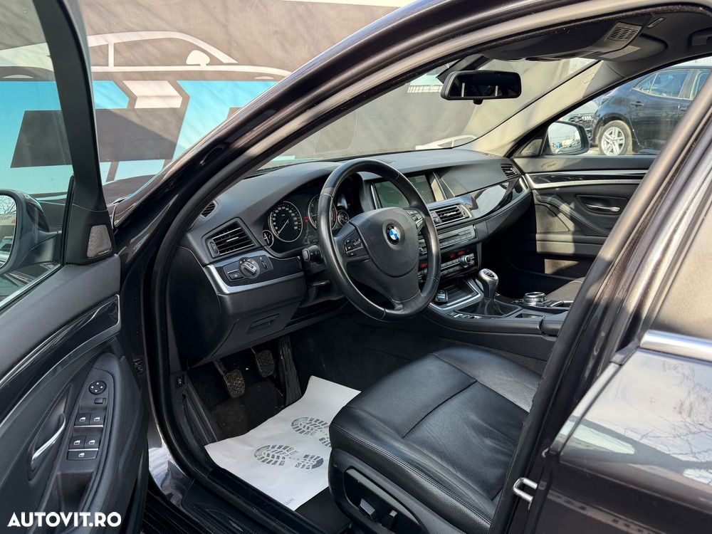 BMW Seria 5 525d Luxury Line - 13