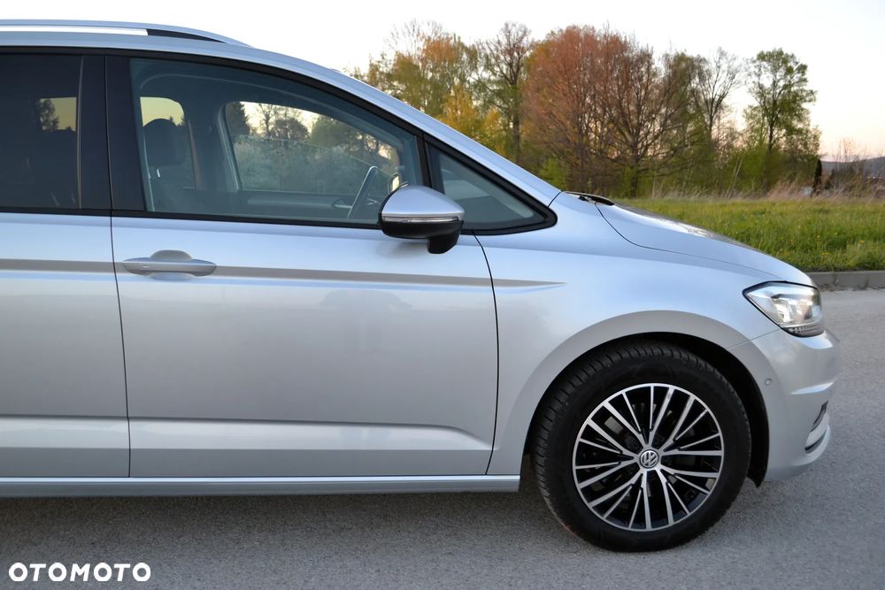 Volkswagen Touran - 9