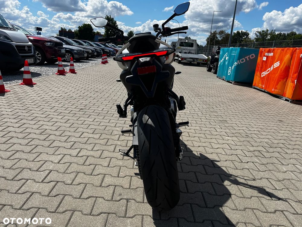 CFMoto 675NK - 5