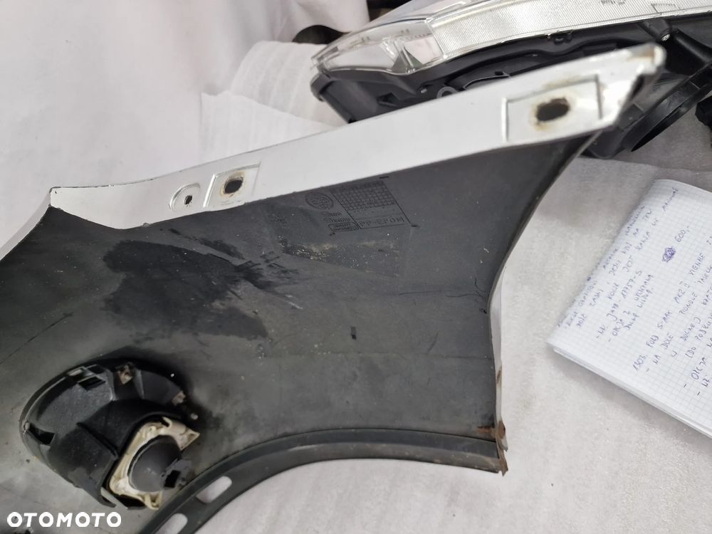 FORD MONDEO MK1 LIFT 99-02 KOMPLETNY ZDERZAK PRZEDNI PRZÓD , KOLOR SREBRNY , NR AUKCJI NZ1304 - 24