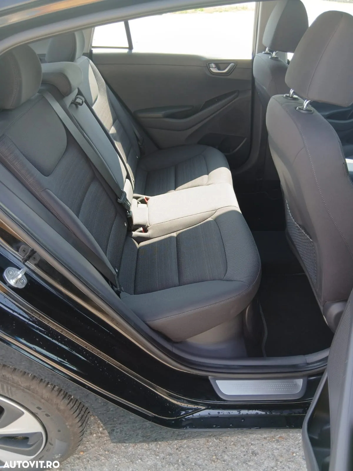 Hyundai IONIQ Hybrid 1.6 GDI - 19
