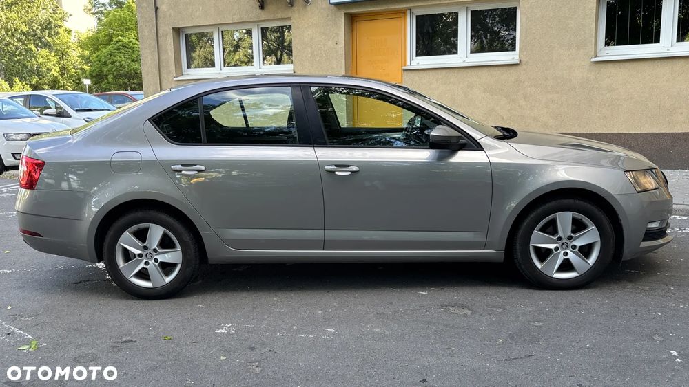 Skoda Octavia 1.6 TDI Ambition - 8