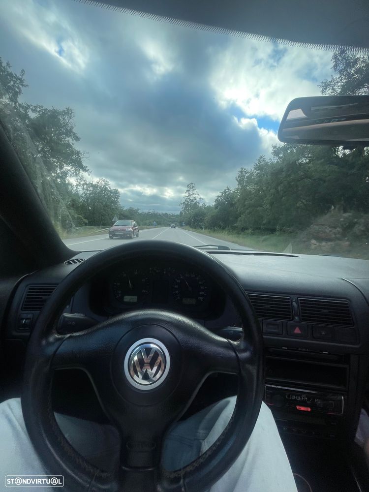 VW Golf 1.9 TDi Highline - 7