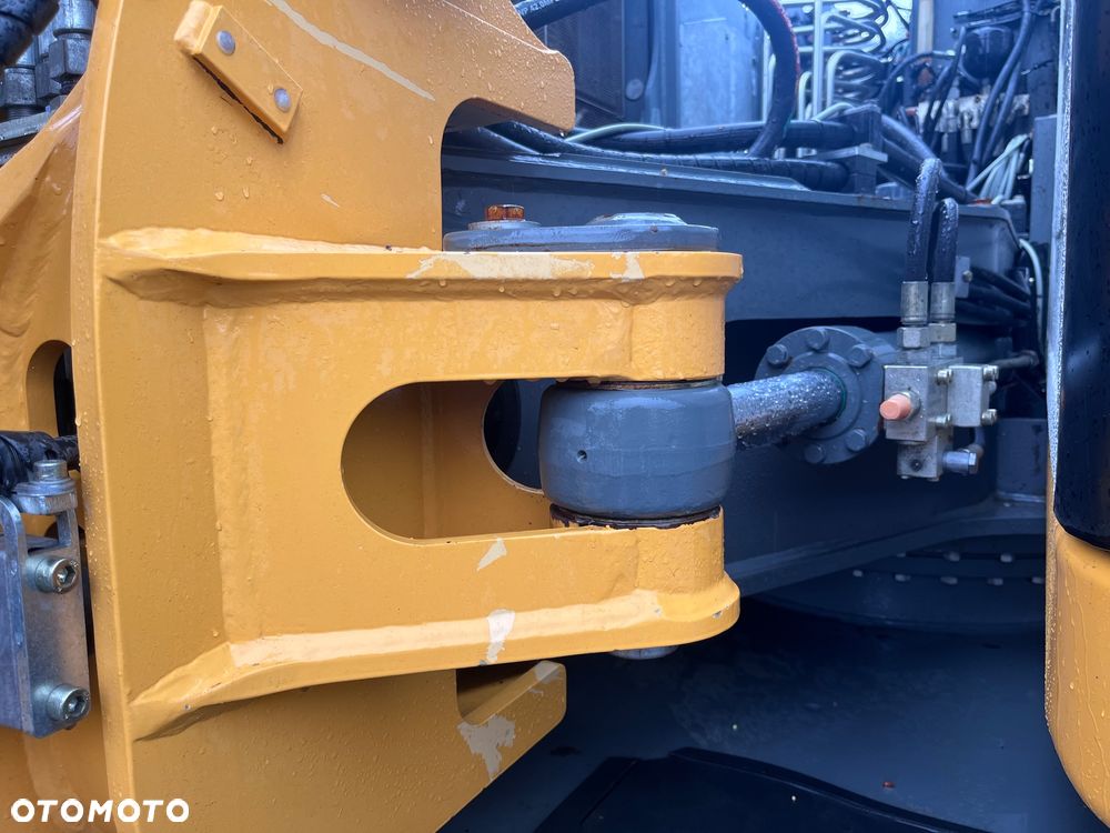 Liebherr A 910 Compact - 24