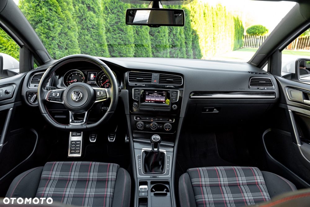Volkswagen Golf 2.0 TSI BMT GTI - 29