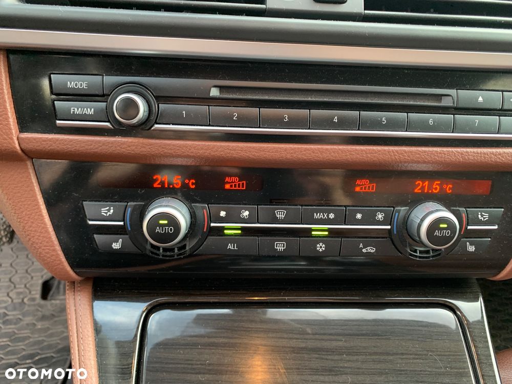 BMW Seria 5 535i xDrive - 15