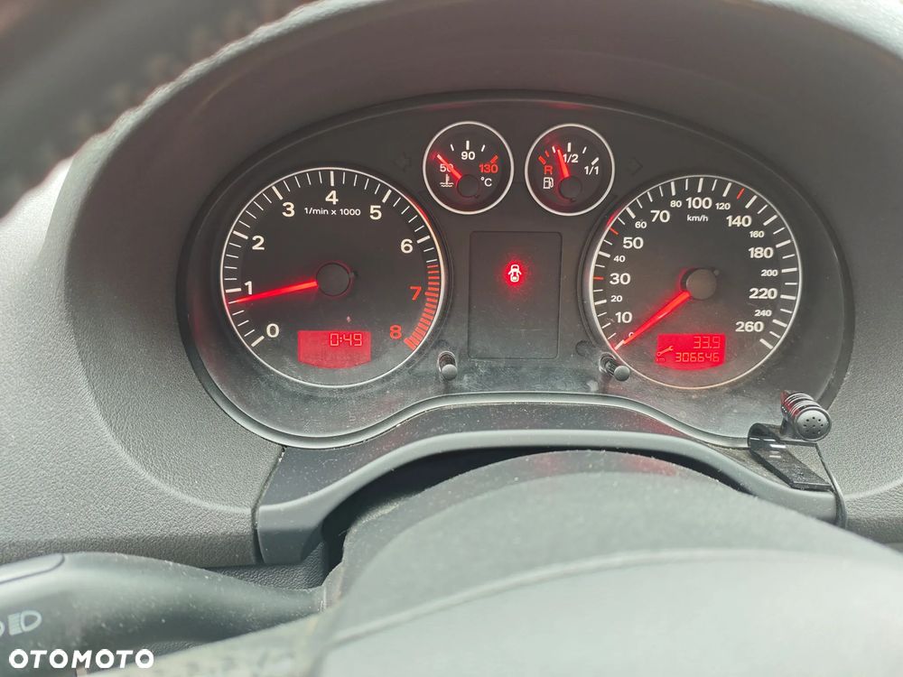 Audi A3 Sportback 1.6 FSI Attraction - 9