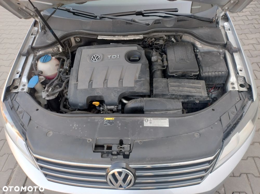 Volkswagen Passat 1.6 TDI Trendline - 5