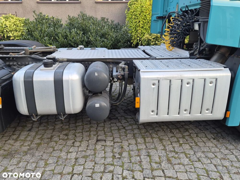 Mercedes-Benz AROCS - 12