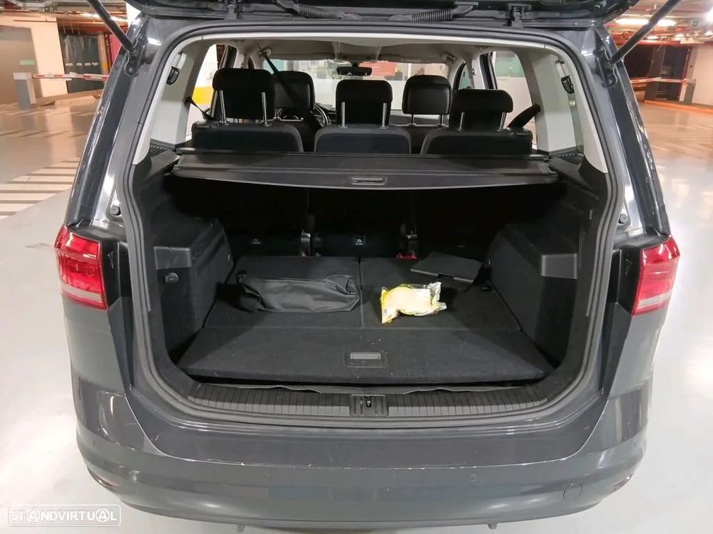 VW Touran 2.0 TDI Confortline DSG - 11