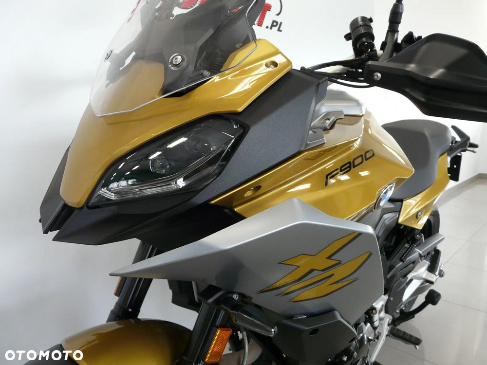 BMW F - 15