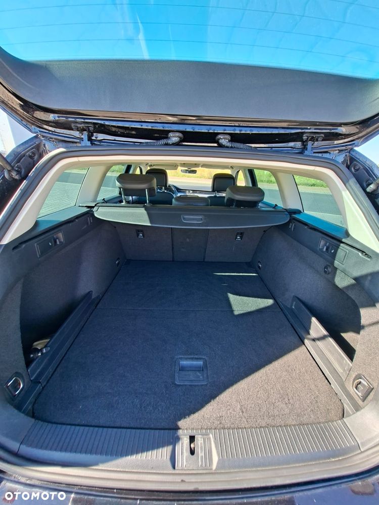 Volkswagen Passat - 14
