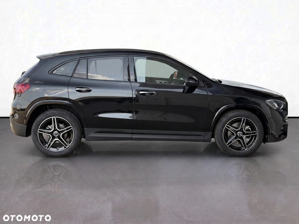 Mercedes-Benz GLA - 9