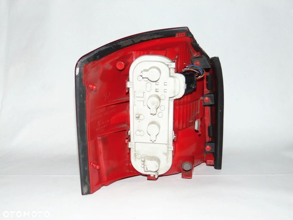ORYGINAŁ lampa tylna tył prawa Audi A4 B6 Avant kombi 00-04r EUROPA - 4