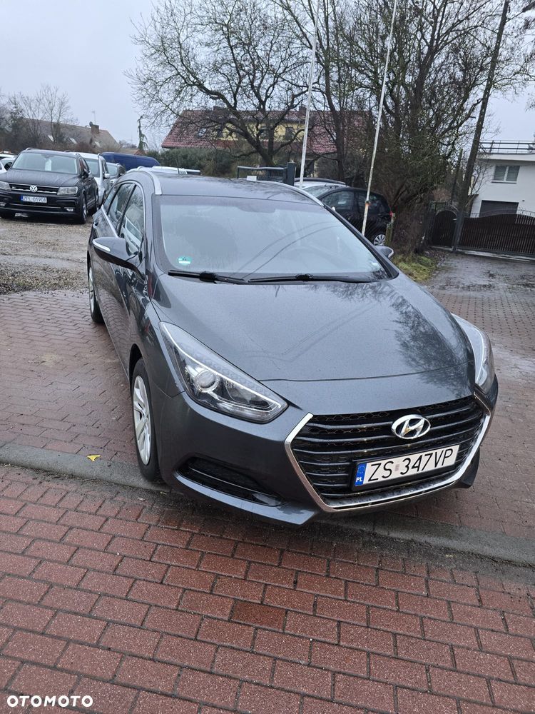Hyundai i40 Kombi blue 1.6 Trend - 19