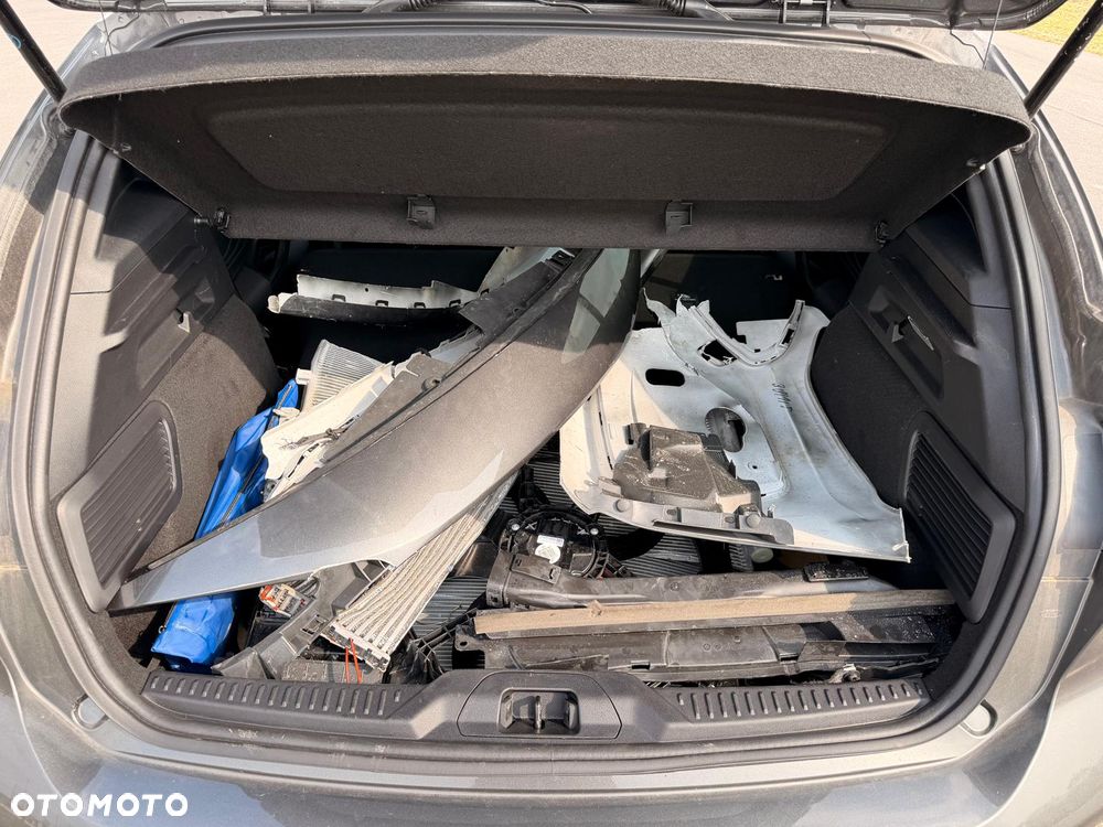 Ford Focus 1.0 EcoBoost Hybrid ST-LINE - 26