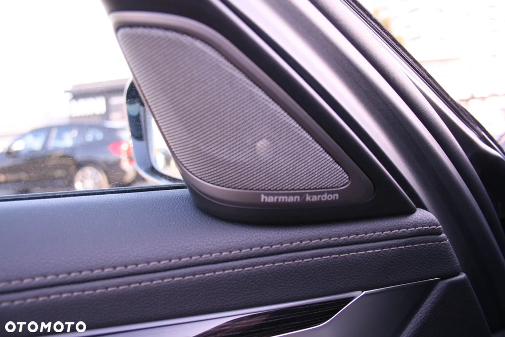 BMW Seria 7 750i xDrive - 9