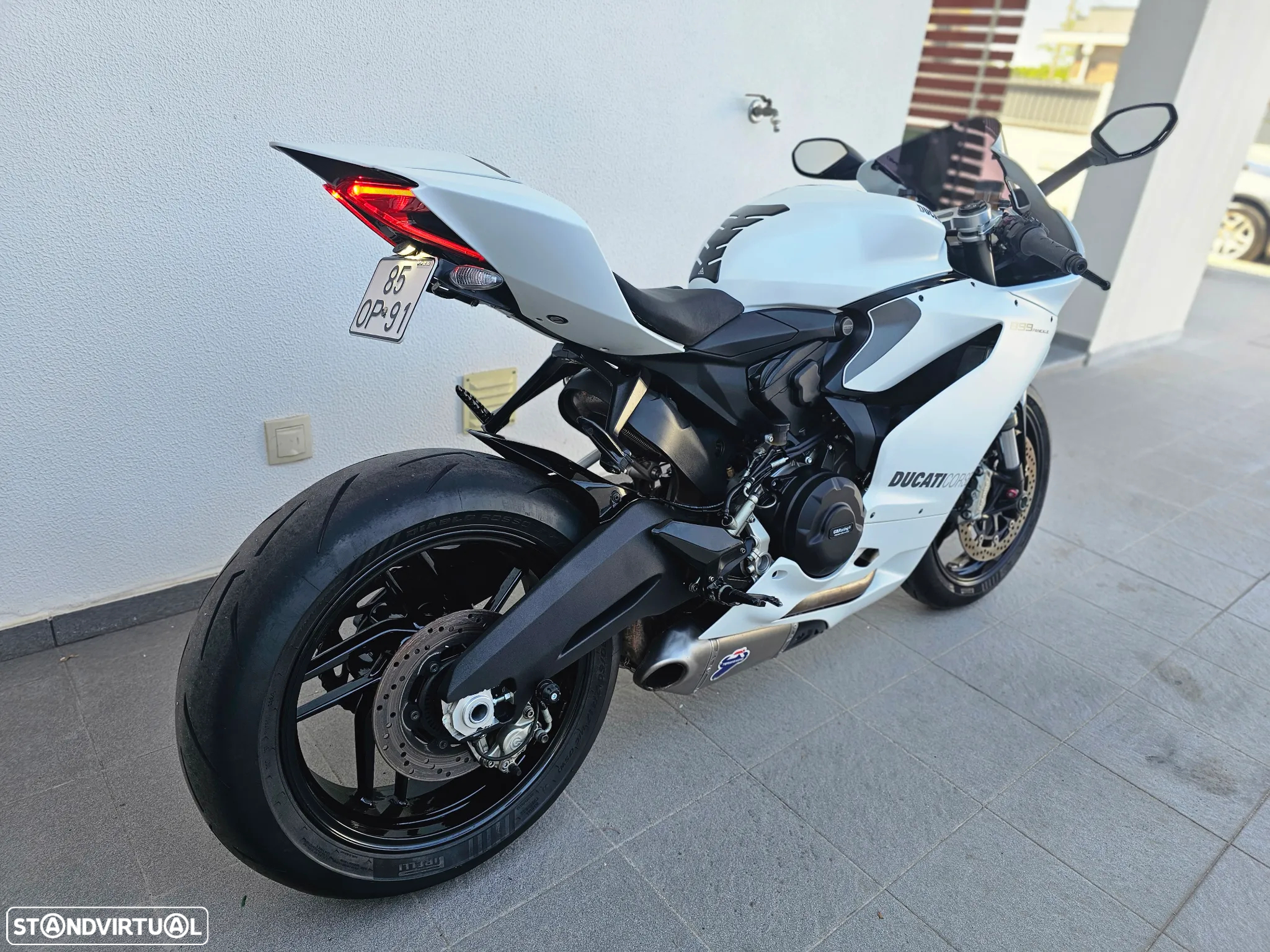 Ducati 899 - 8