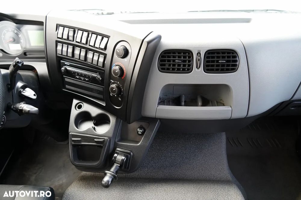 Renault D 210 / 4x2 / CONTAINER / 8,6 M / PODEA RESISTENTĂ / ELEVATOR DHOLLANDIA - 30