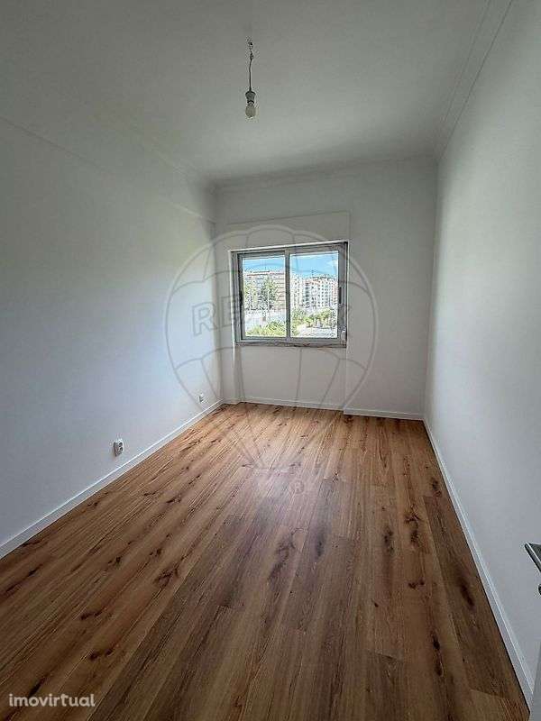 Apartamento T2 para arrendamento - Grande imagem: 4/12