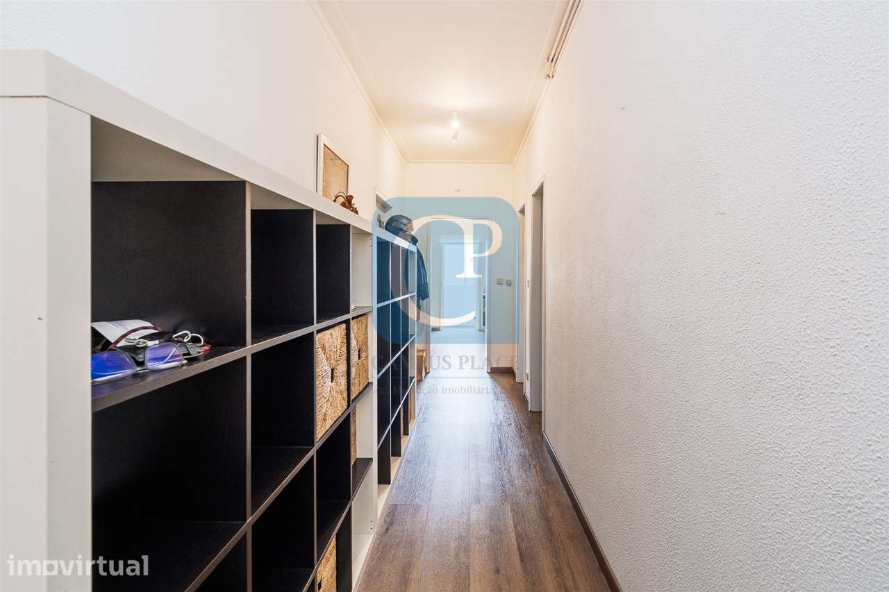 Apartamento T3 renovado com lugar de garagem em Vilar do Paraíso - Grande imagem: 3/22