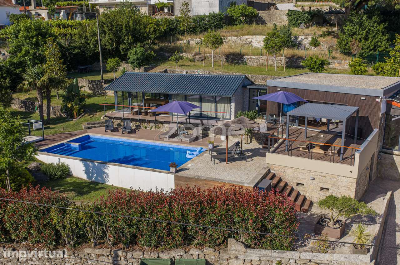 MORADIA T4 COM JARDIM E PISCINA EM VILA NOVA DE CERVEIRA - Grande imagem: 2/60