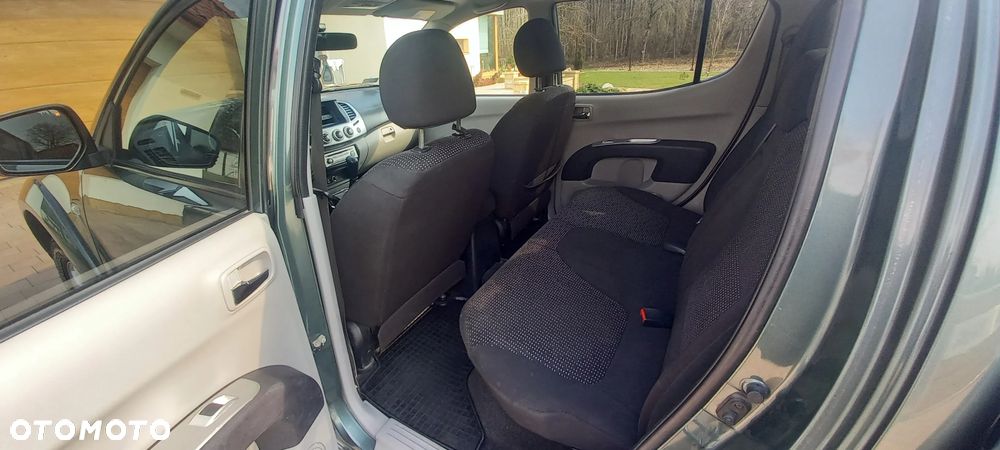 Mitsubishi L200 - 15