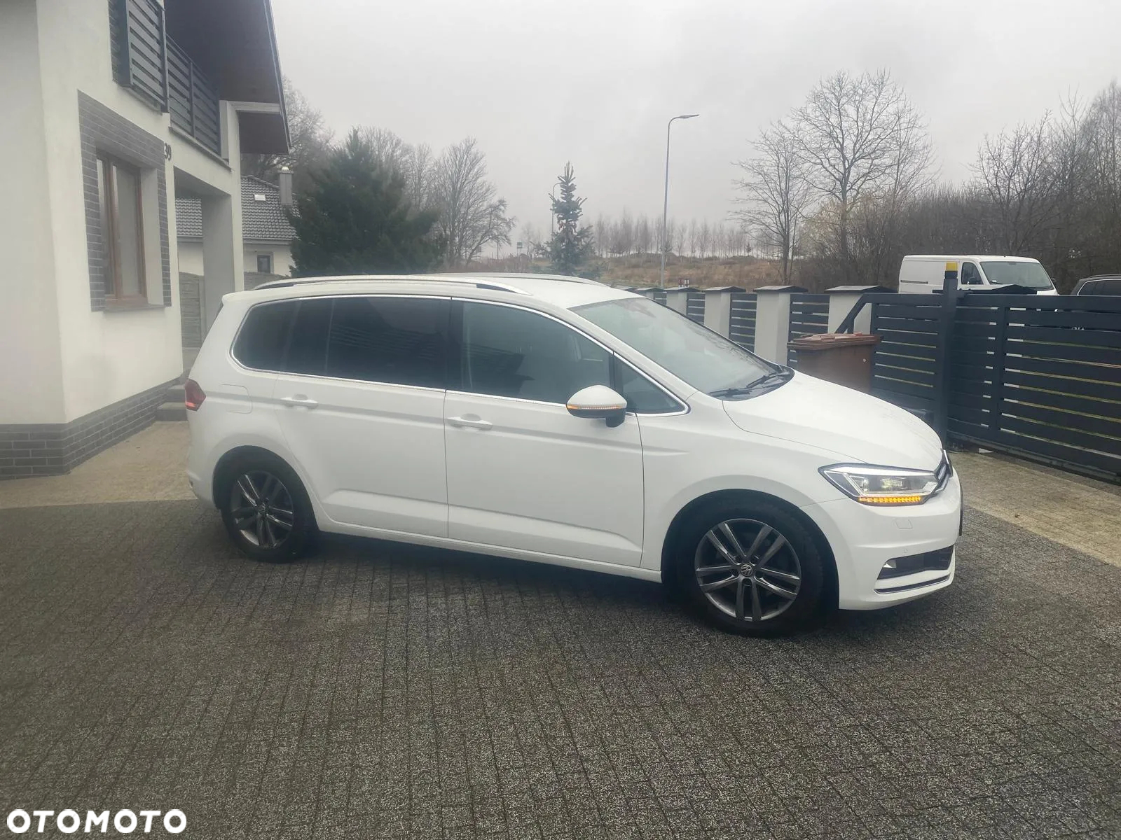 Volkswagen Touran 2.0 TDI BMT Highline DSG - 4