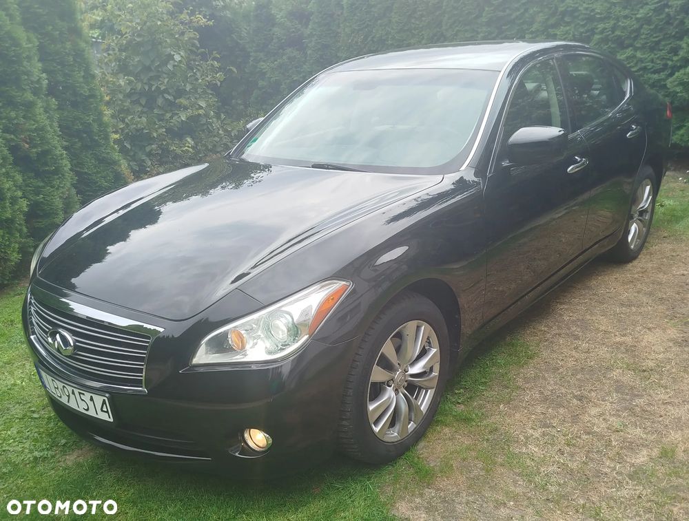 Infiniti M - 3