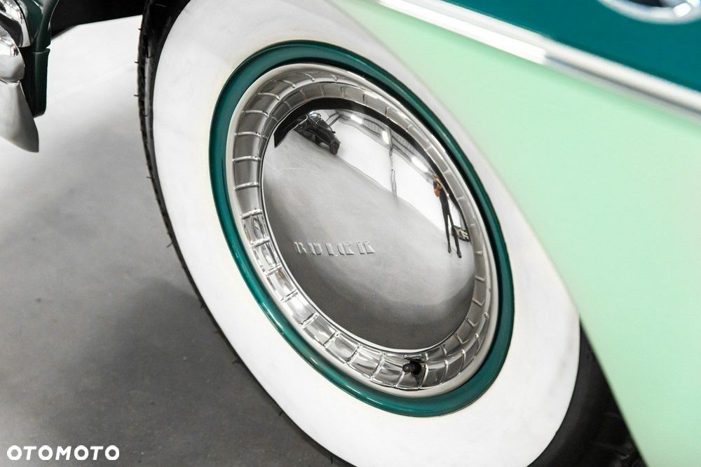 Buick Roadmaster - 24