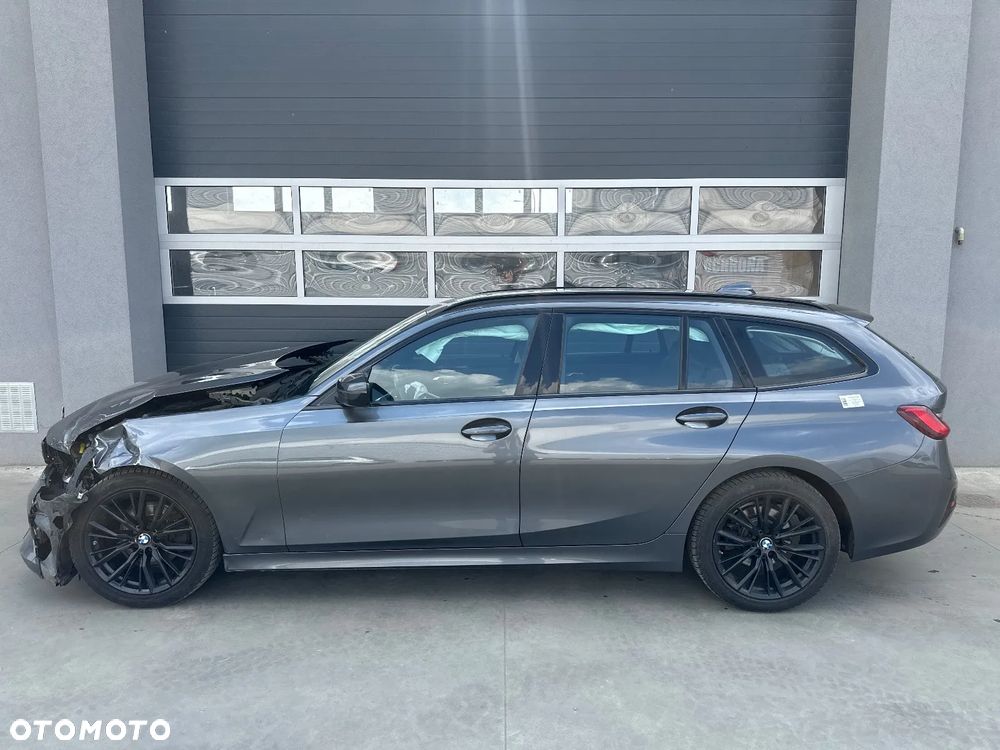 BMW Seria 3 320d Sport Line - 2