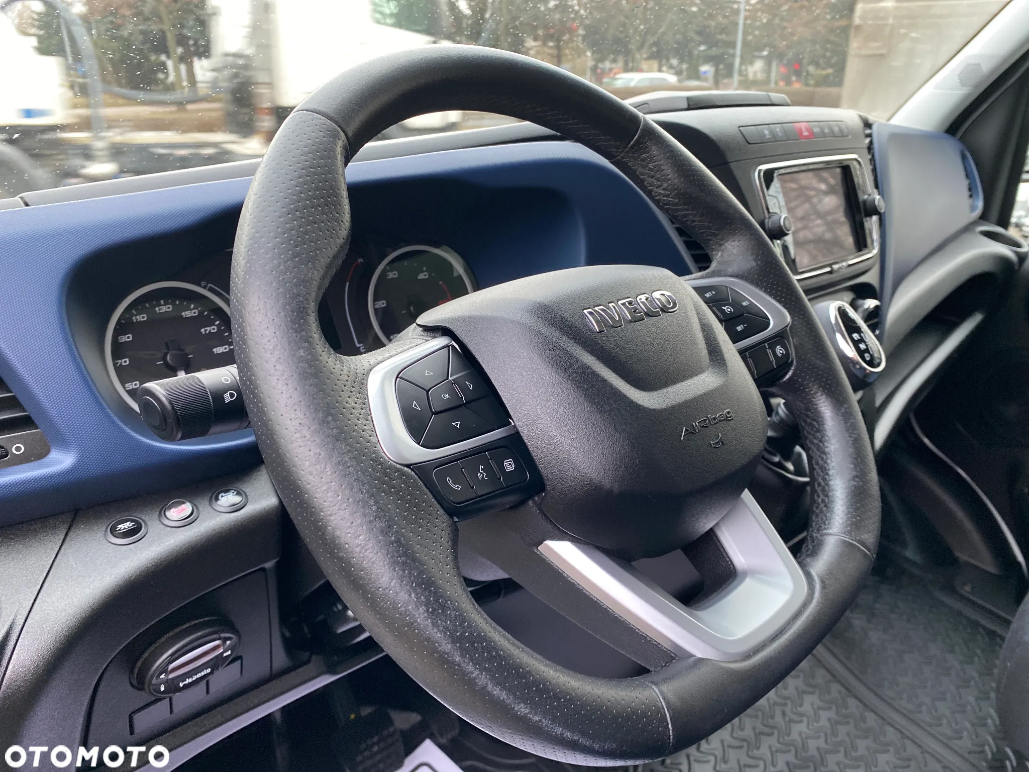 Iveco DAILY 35-160 HI-MATIC KONTENER 8 EUROPALET WINDA ZEPRO - 31