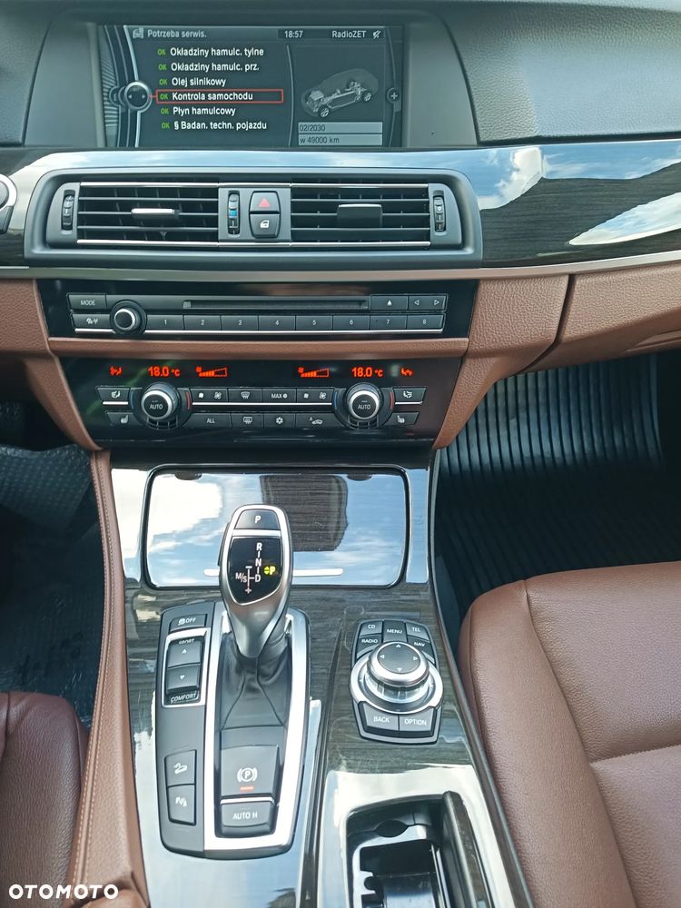 BMW Seria 5 530d xDrive - 9