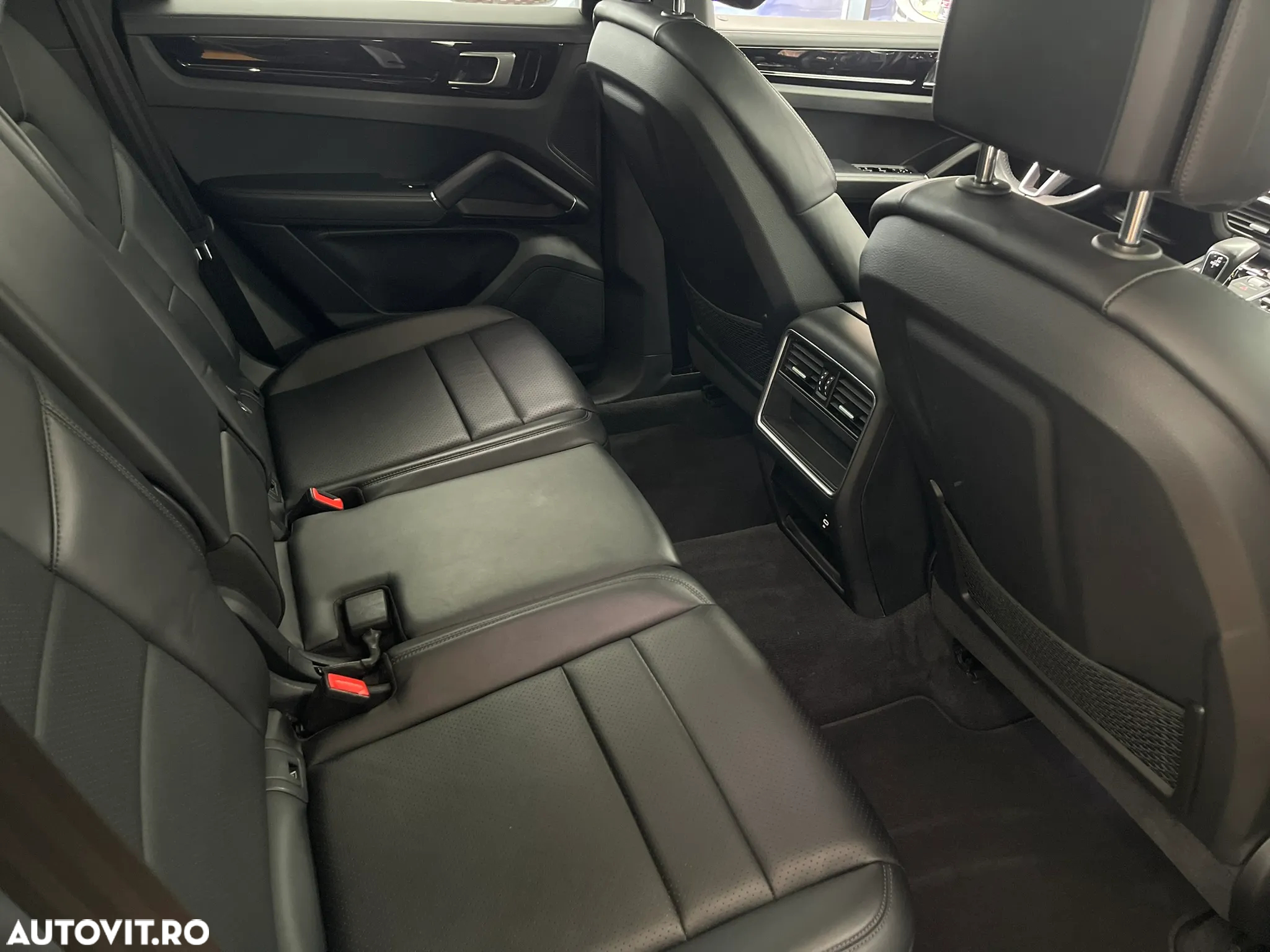 Porsche Cayenne - 14