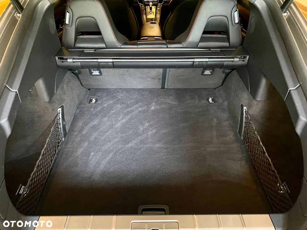 Porsche Panamera GTS PDK - 23