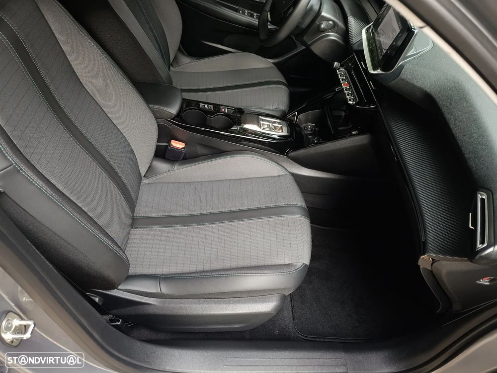 Peugeot e-208 Allure - 18
