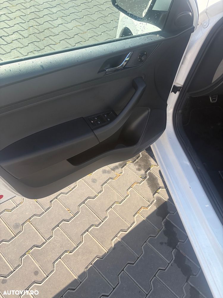 Skoda RAPID 1.2 TSI Style - 17